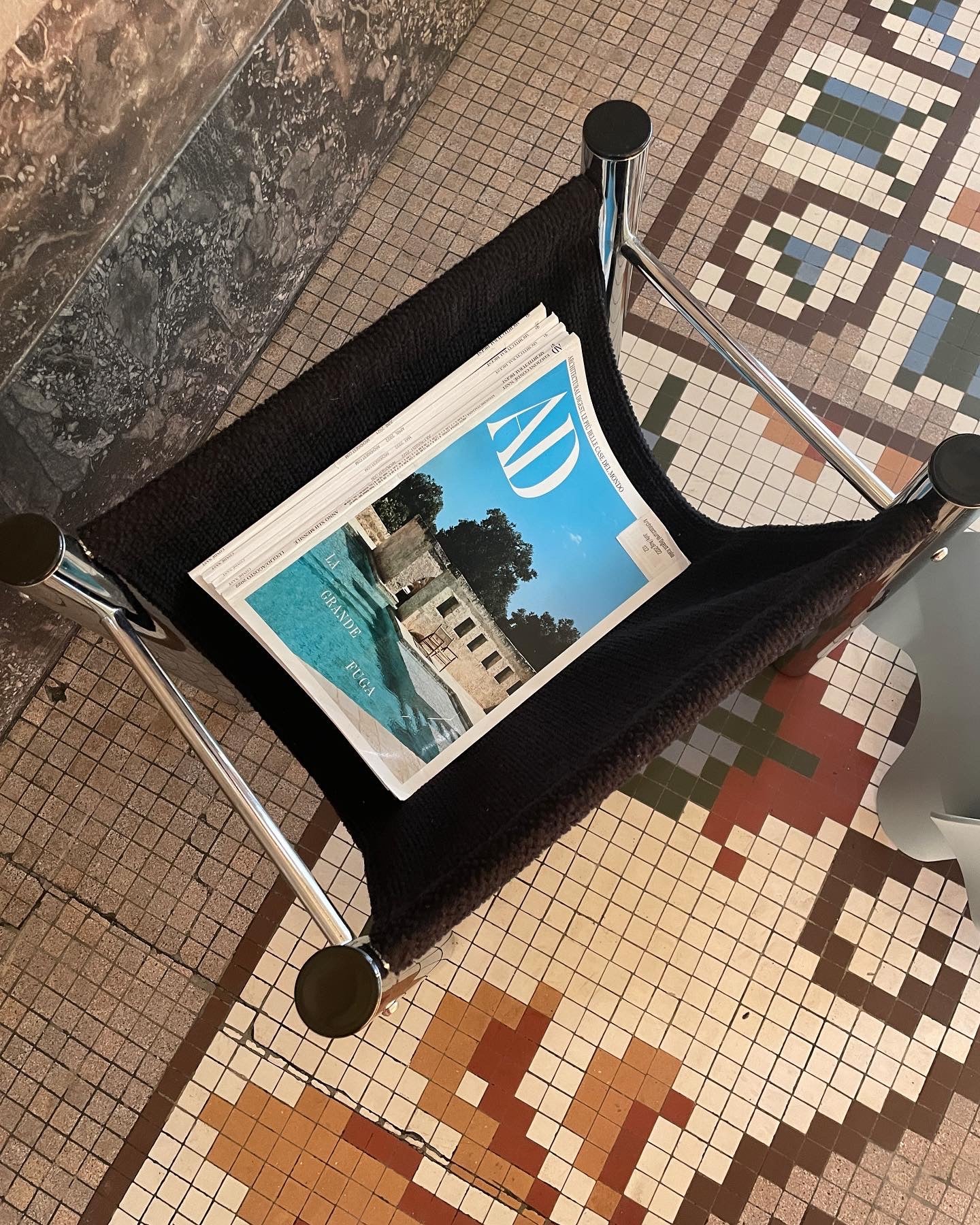 VINTAGE / Baughman Style Sling Magazine Rack in Chrome
