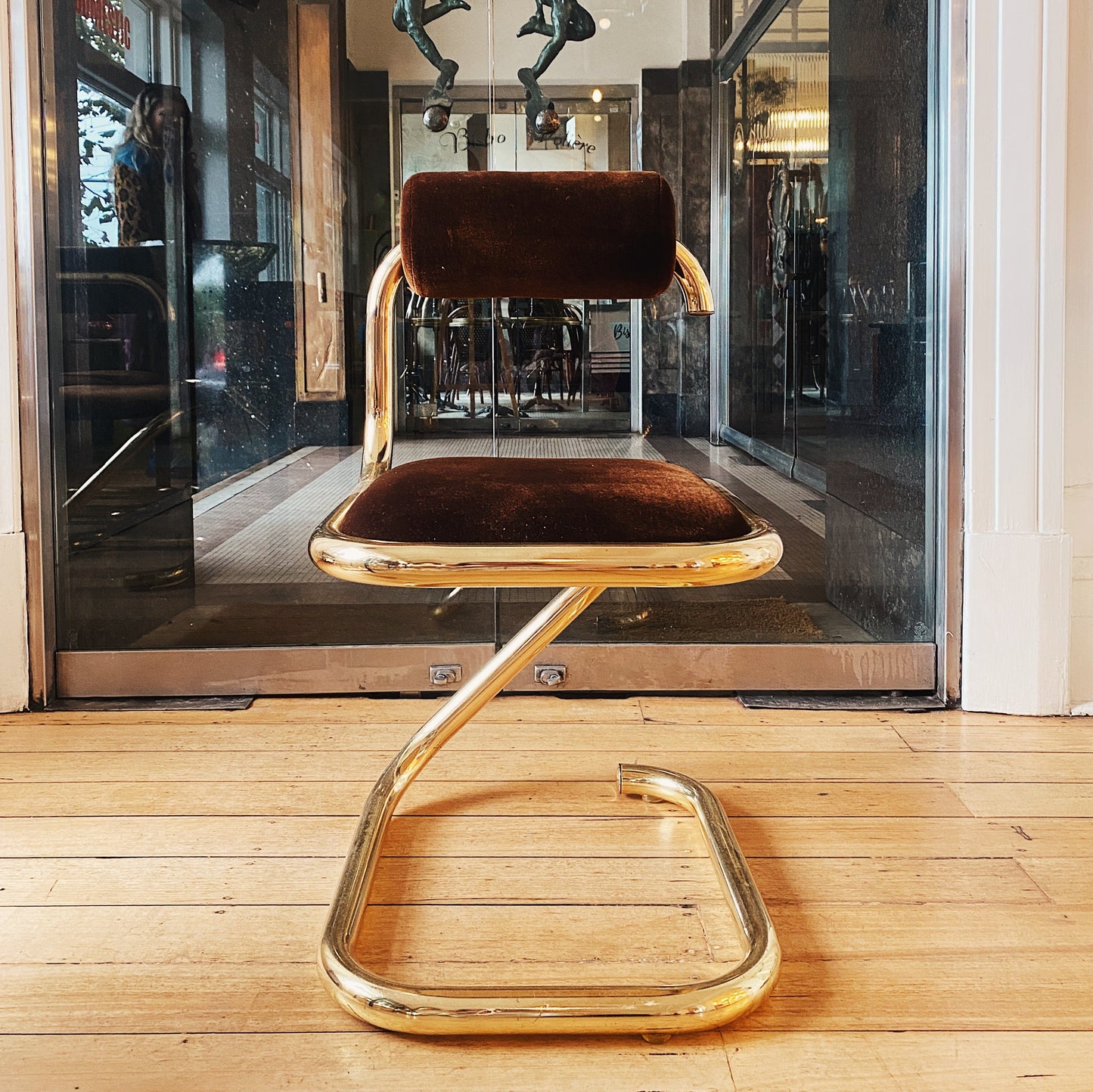 TUBEMASTERS / 1970’s Gold & Chocolate Tubular Paper Clip Chairs
