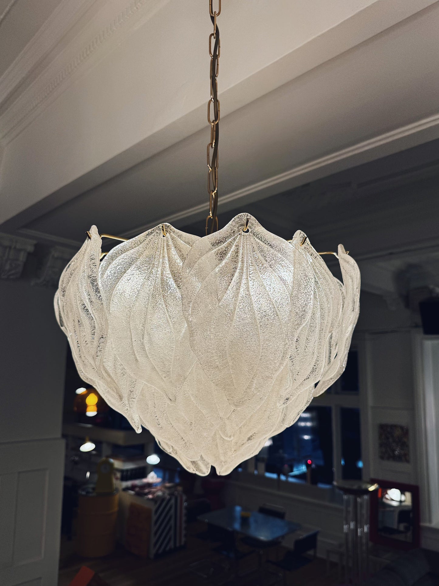 NOVARESI / 1970s Italian Murano Chandelier with Glass Leaf Petals