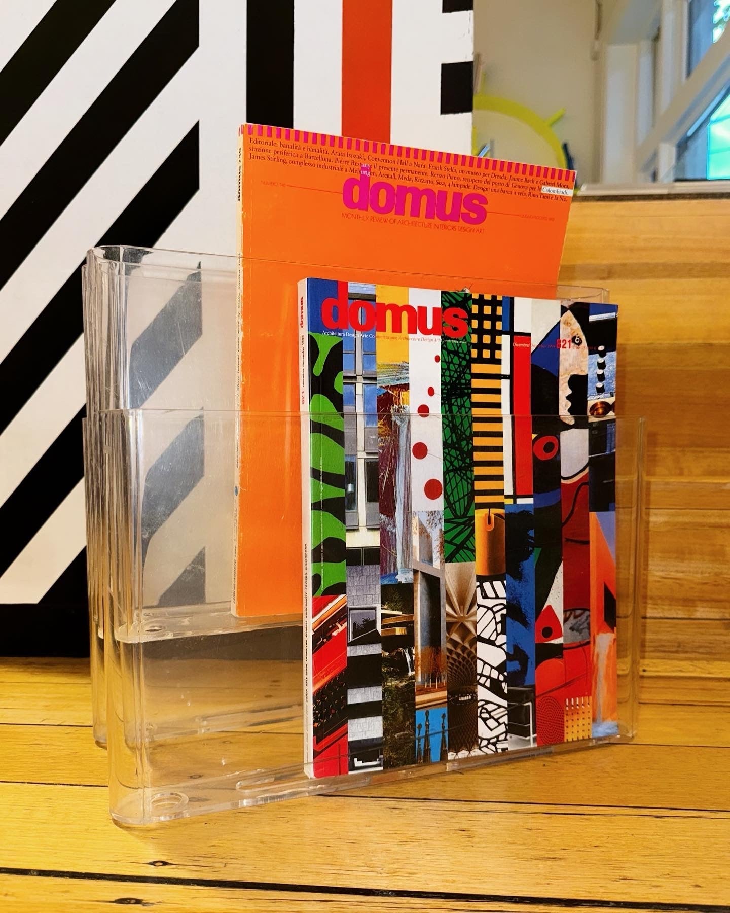 KARTELL / Transparent Crystal Kartell Magazine Rack designed by Giotto Stoppino