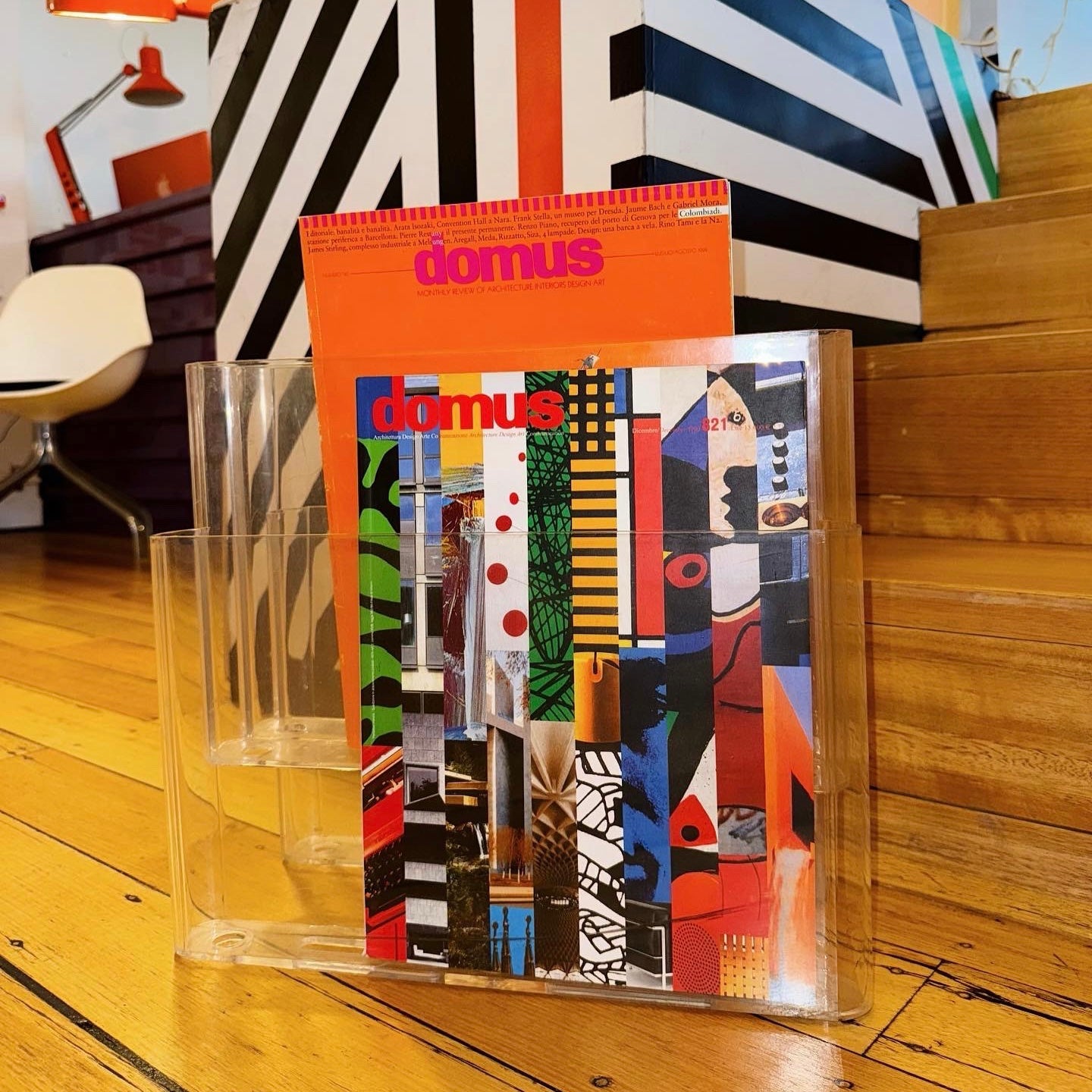 KARTELL / Transparent Crystal Kartell Magazine Rack designed by Giotto Stoppino