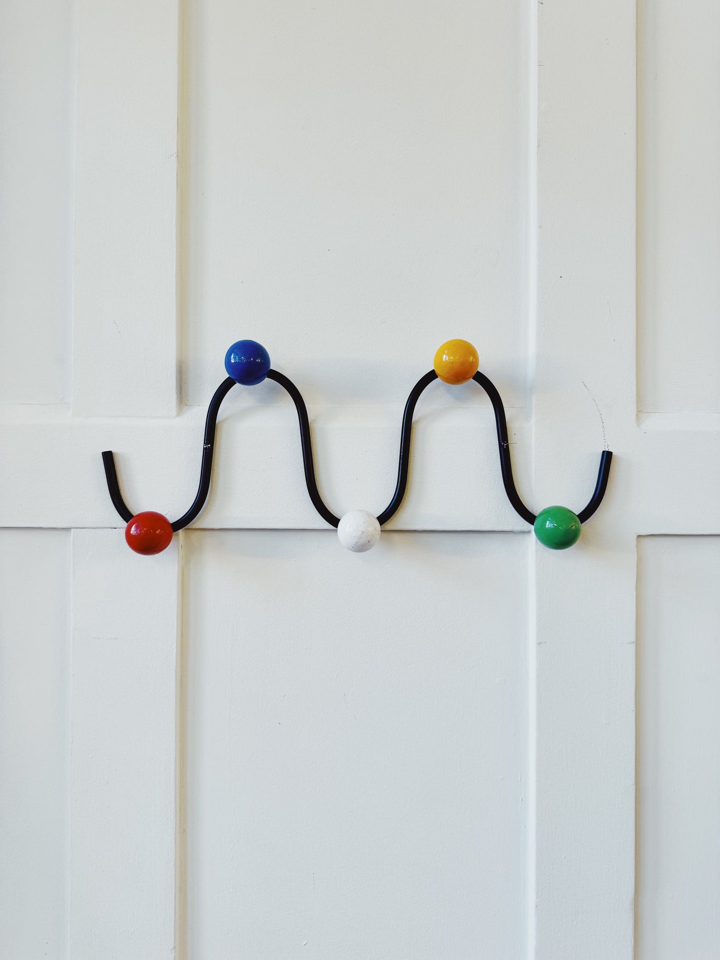 VINTAGE / 1960s Wiggle Wall Coat Rack