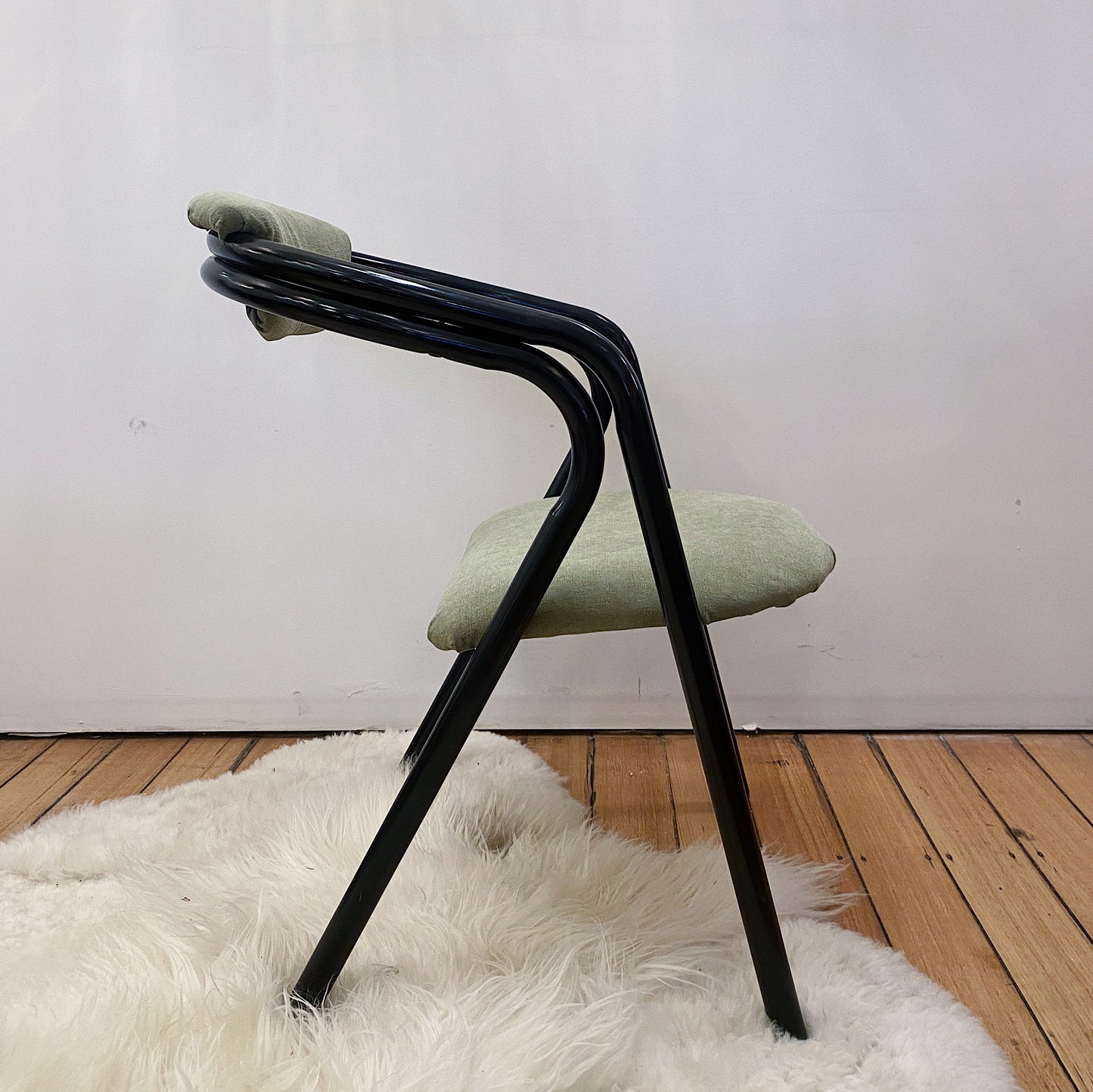 FANTASY #302 / Nero & Sage Curved Dining Setting
