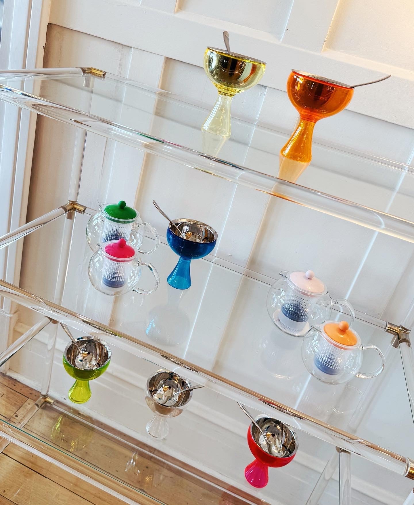 SVALBE FURNITURE SYDNEY/ 1970s Caravelle Lucite & Brass Shelf