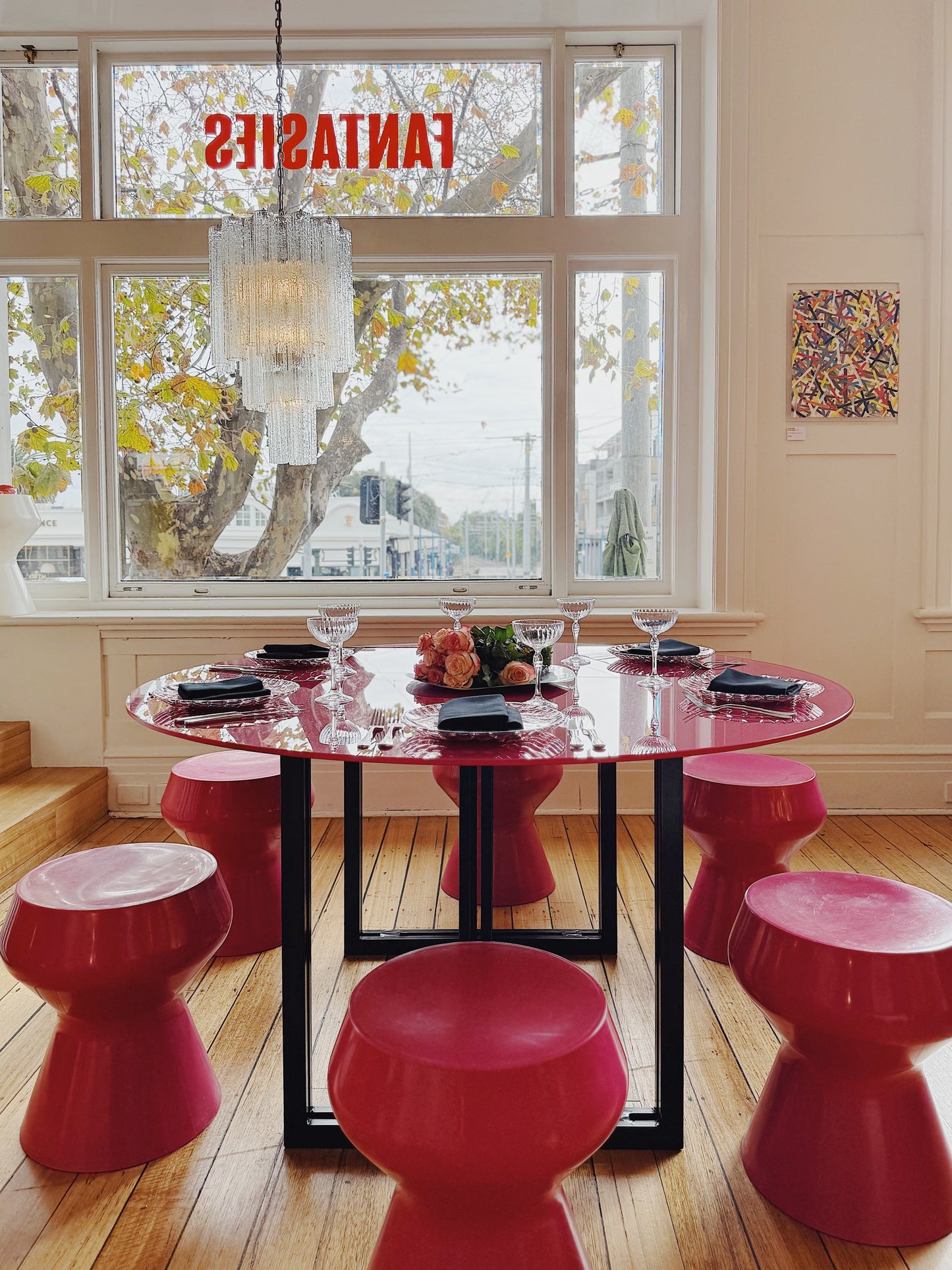 POST MODERN / Round Magenta Pink Glass Dining Table