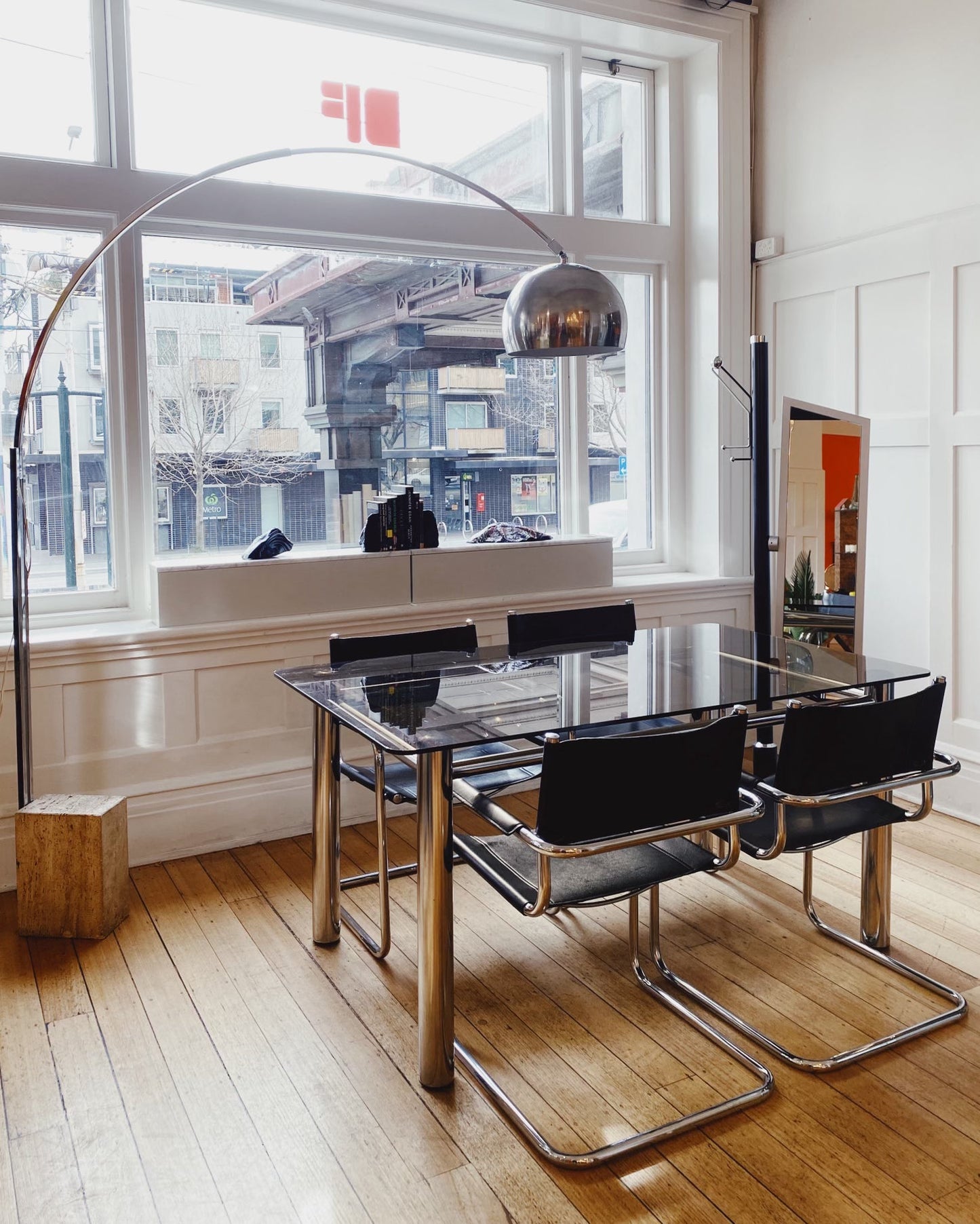 FANTASY #330/ Bauhaus Chrome + Cantilever Dining Setting