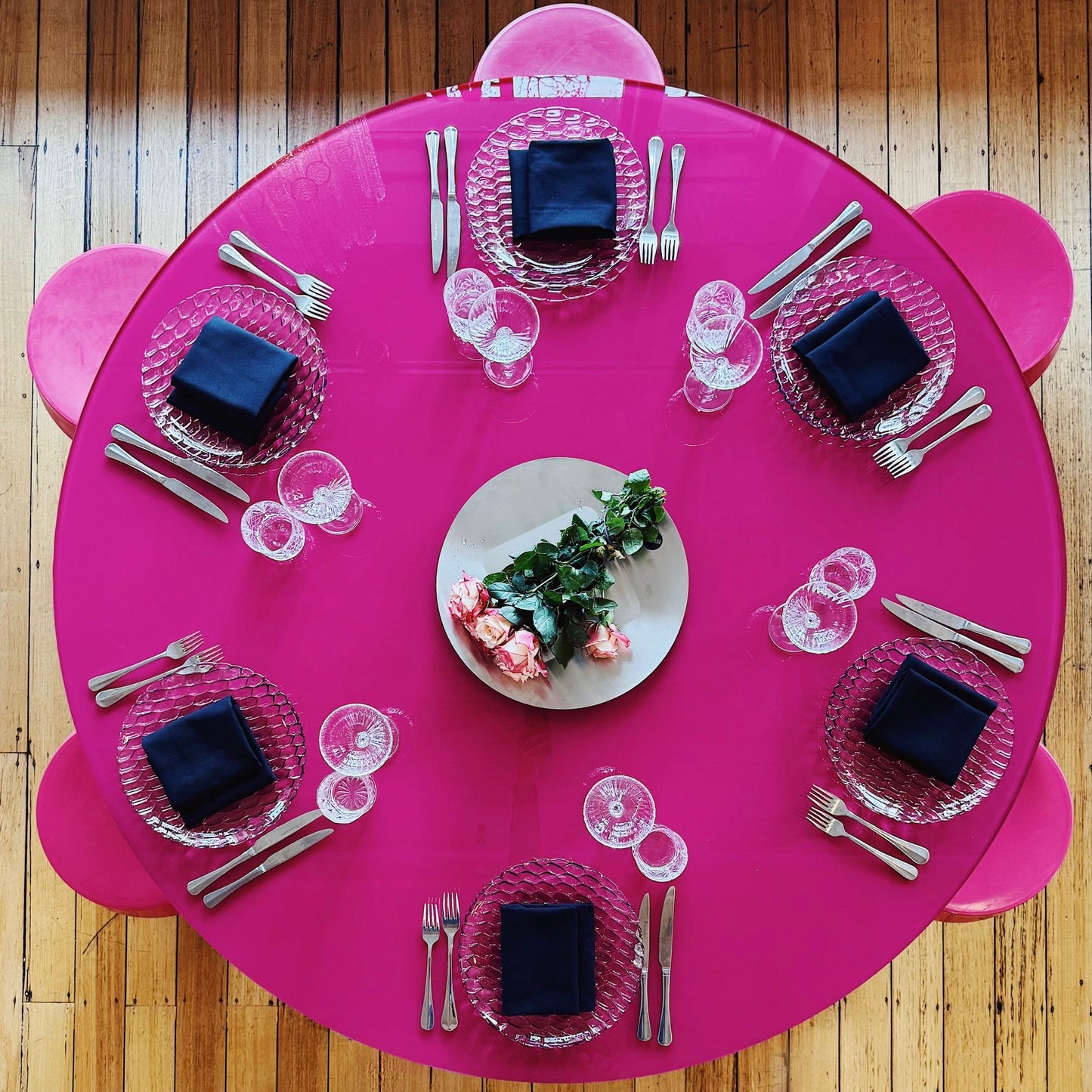 POST MODERN / Round Magenta Pink Glass Dining Table